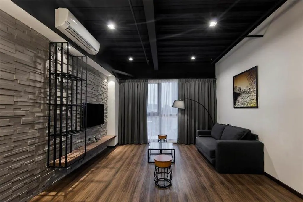 ג'ורג' טאון Exclusive Business Suite @ M Summit 191