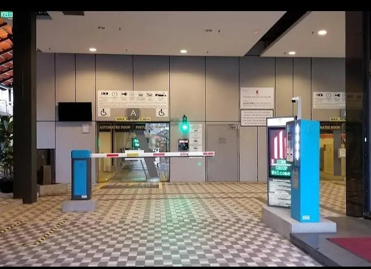 ג'ורג' טאון Exclusive Business Suite @ M Summit 191