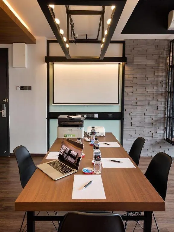 ג'ורג' טאון Exclusive Business Suite @ M Summit 191
