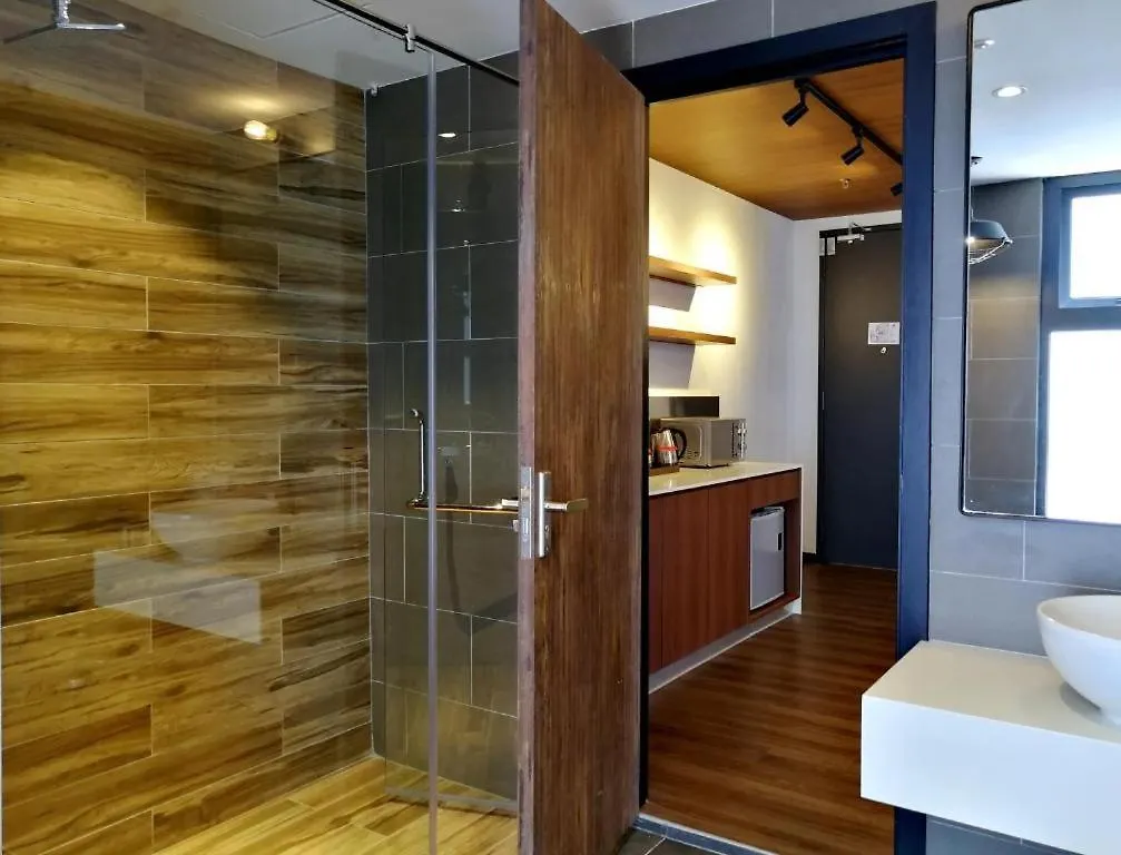 מלון דירות ג'ורג' טאון Exclusive Business Suite @ M Summit 191