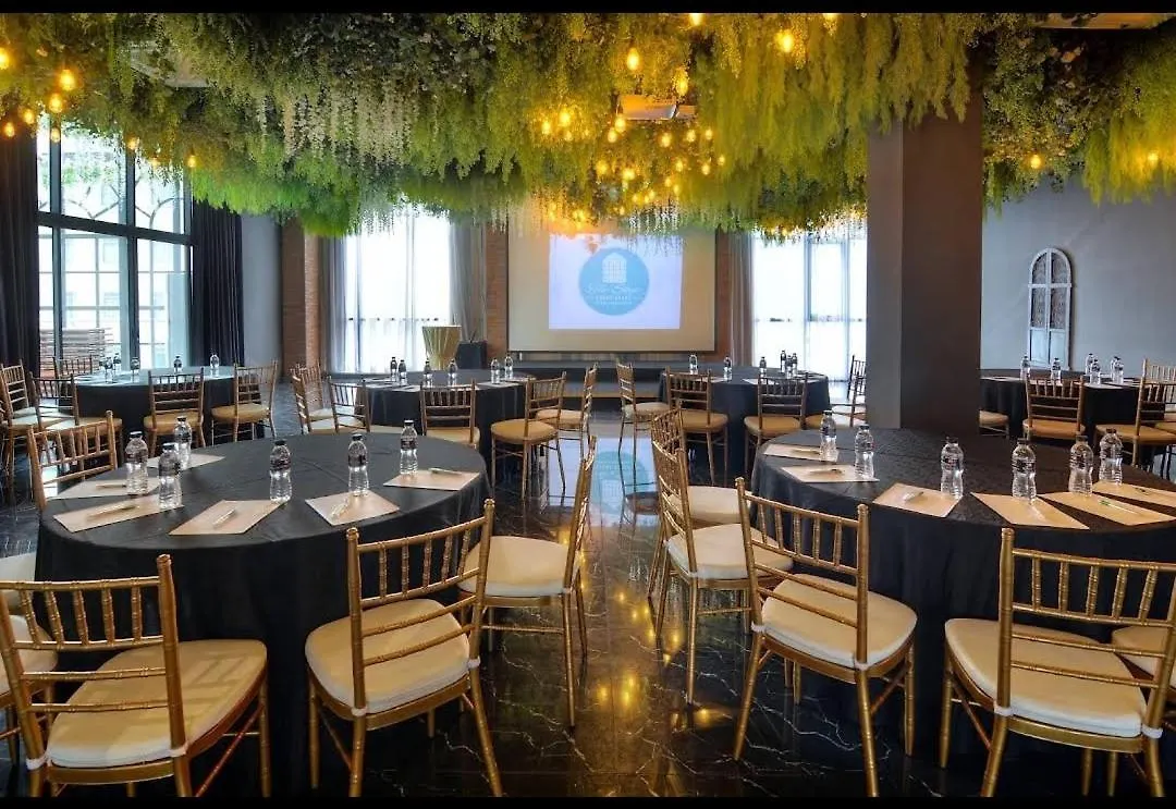 Апарт-отель Exclusive Business Suite @ M Summit 191 Джорджтаун